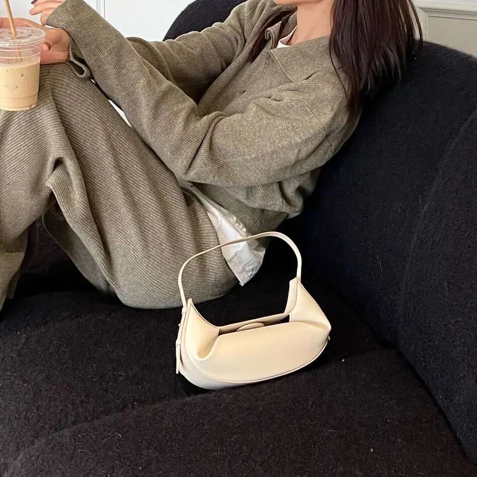 High Quality Shoulder Retro Leather Cloud Fold Fashion Brand Design Portable Handbag Trend Women's Bag