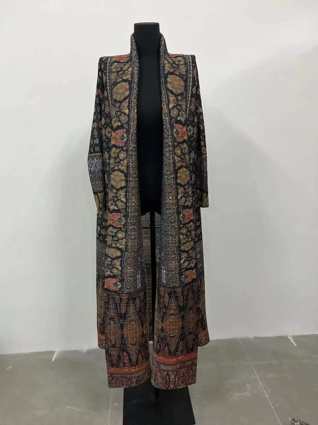 Miyake Pleated Print Foldable Collar Long Sleeved Trench Coat For Women 2024 New Winter Original Designer Fashion Cardigan Dress