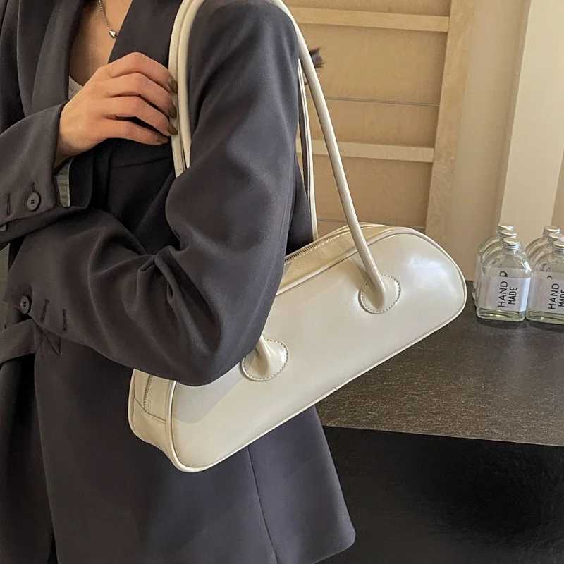 LEFTSIDE Design Pu Leather Large Shoulder Bags for Women 2024 New Trend Female Crossbody Bag Solid Color Handbags and Purses RED Z250303