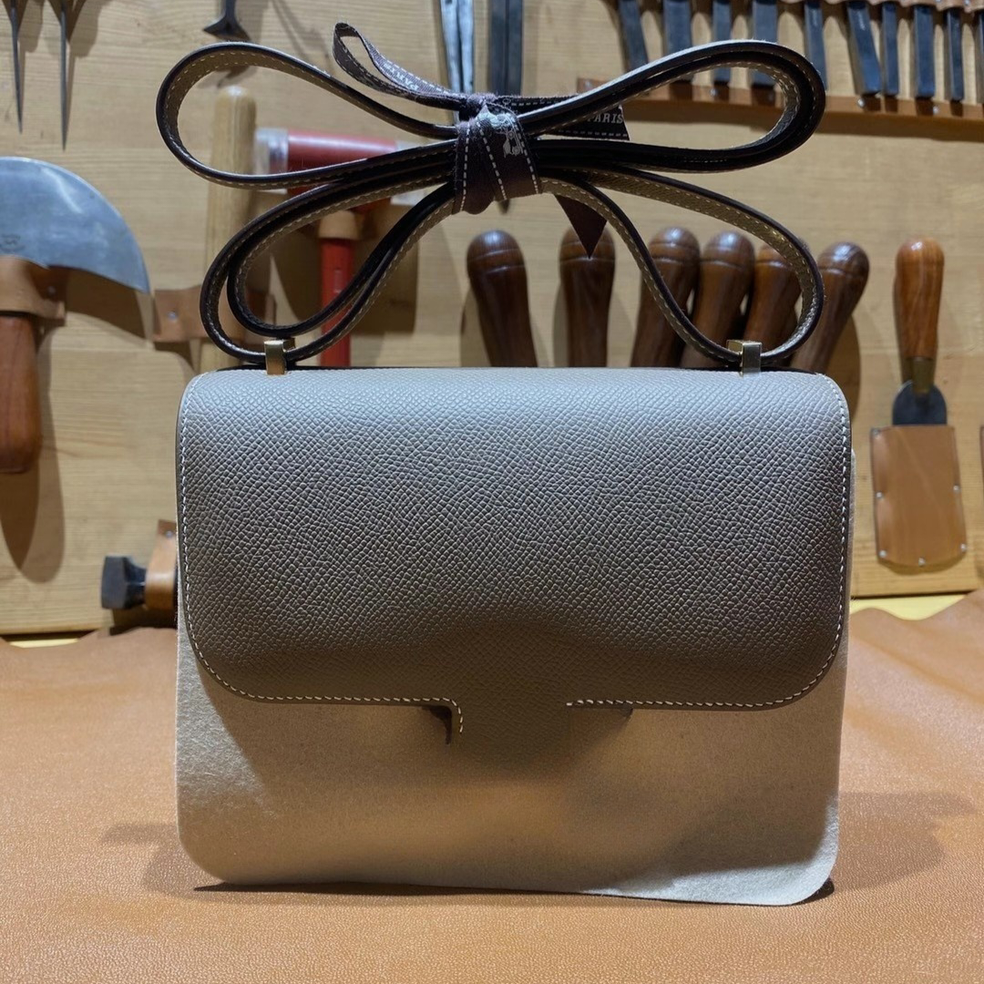 19A Classic Crossbody Bag Fashion Shoulder Bag Designer Flip Bag Luxury Purse 19 24cm Semi handmade in German EPS leather with 18K plated hardware