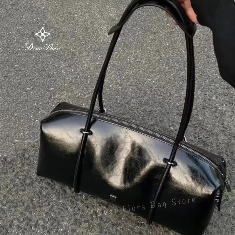 Y2K Womens Bag Large Capacity Boston Pillow Handbag Spicy Girl Fashion Motorcycle Shoulder Bags Vintage Tote 250303