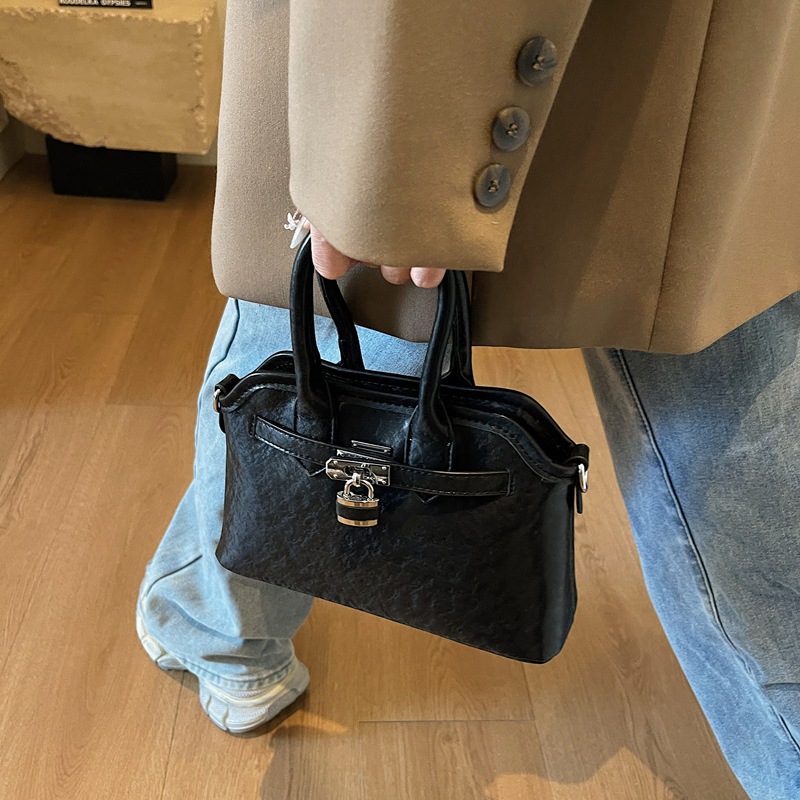 Free shipping 2025 designer Shoulder tote Bags For womans handbag Fashionable casual buckle flap women crossbody bag