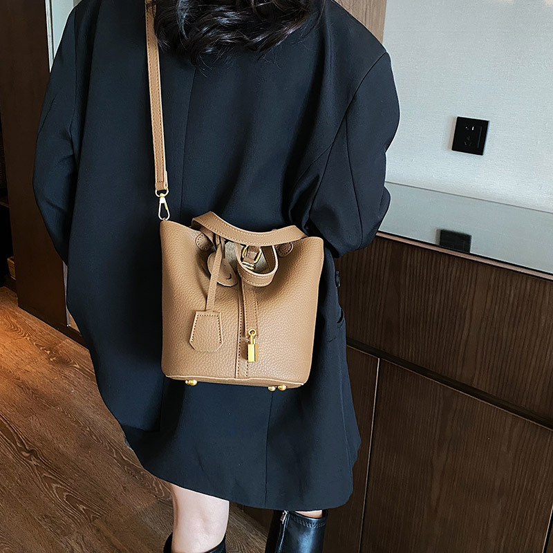 Luxury Bag 2025 Designer Shoulder Bags For Womans Handbag Fashionable Casual Flap Women Crossbody Bag
