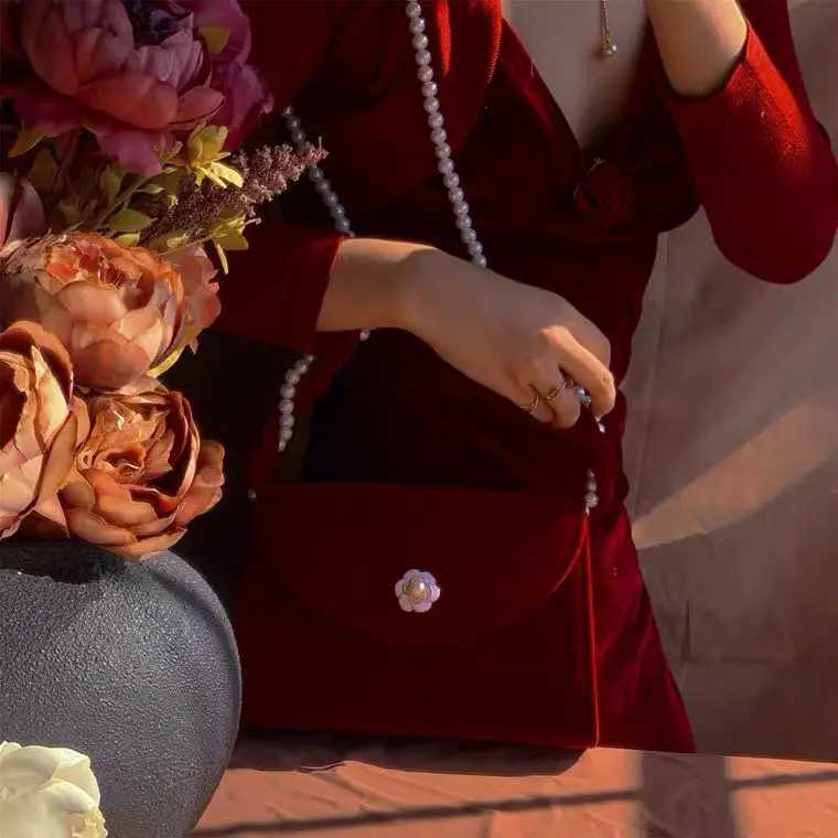 Pearl Chain Womens Small Square Shoulder Bag Womens Red Velvet Cross Body Bag Luxury Womens Underwear Bag Wallet Handbag Z250303