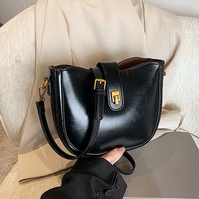 2025 Spring New Womens Single Shoulder Bag Texture Leather Crossbody Bag Korean Red Versatile Handbags Trend Z250303