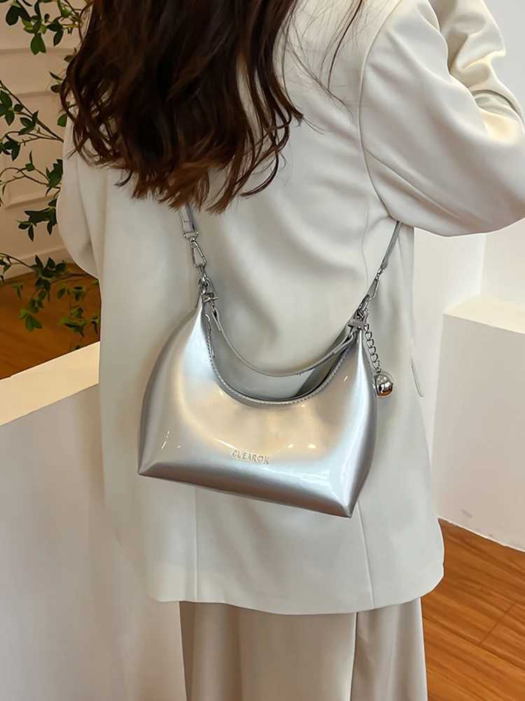 Temperament Cherry Red Lacquer Glossy Face Crossbody Bag 2024 New Womens Exquisite Pendant Zipper Underarm Bag Commuter Handbag Z250303