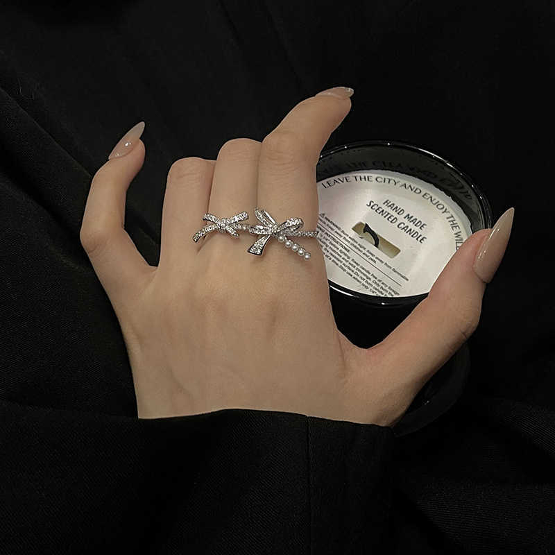Couple Rings New Hepburn style double-layer butterfly bow pearl layered open ring with full diamond zircon temperament high-end index finger ring H253
