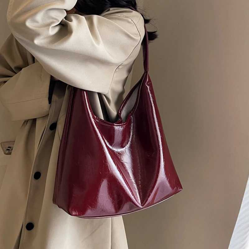 Soft PU Leather Quality Underarm Bag Vintage Wine Red Ladies Shoulder Bag Commuter Large Handbag Womens Versatile Tote Bag Z250303