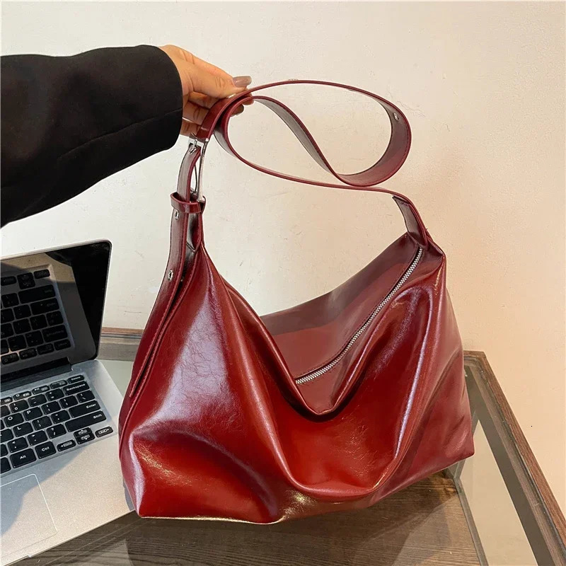 Trendy PU Selling Womens Crossbody Bag Solid Color Zipper Trendy Fashion Shoulder Bag Soft Simple Versatile Handbag 250303