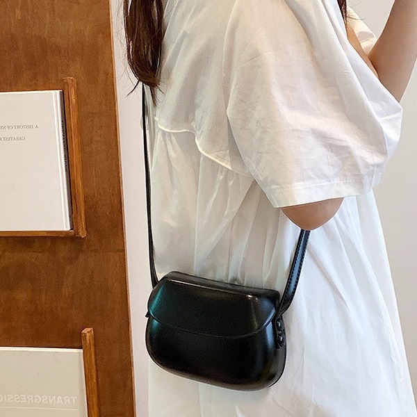 Fashion Saddle Bag Retro Candy Shoulder Bag Versatile Simple Commuter Bag