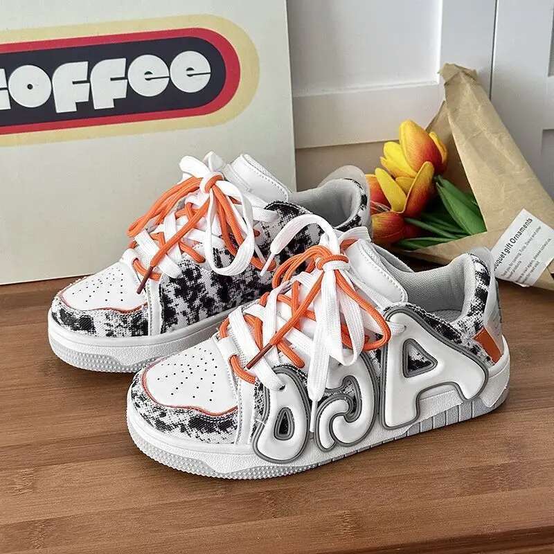 Men and Women's All-match Explosions Letter Design S ense Contrast Color Bread Shoes Hip-hop Sports Lightweight Skate board