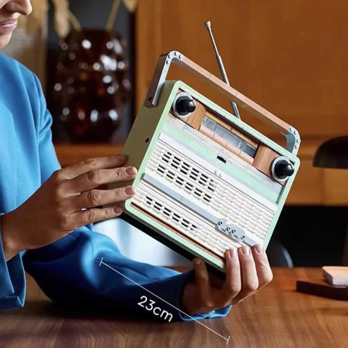 2024 new icon retro radio model 1970s transistor radio brick building block kit toy children adult birthday giftT250304
