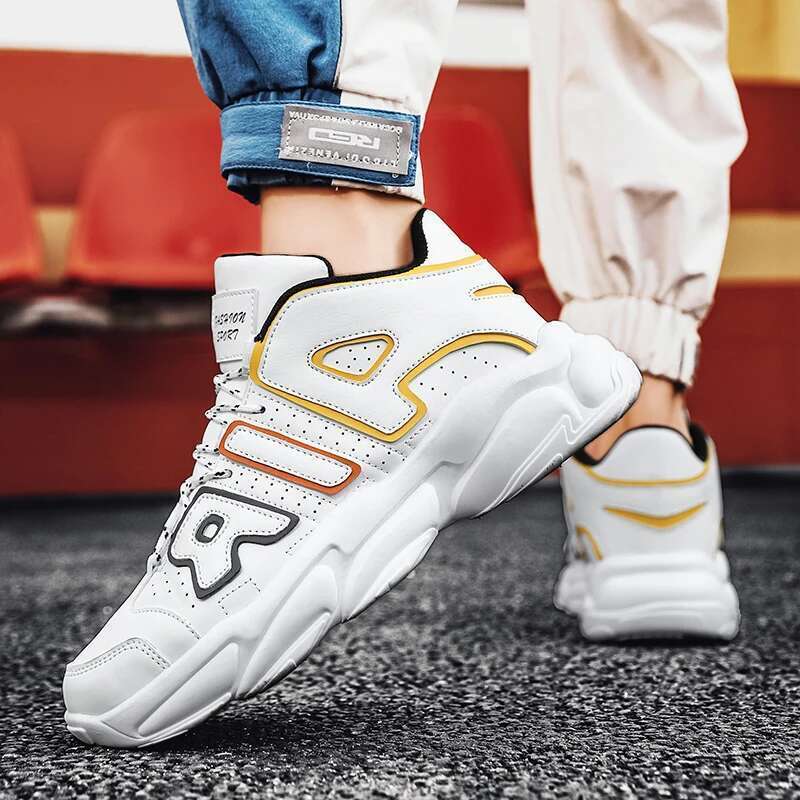 2024New Autumn and Winter New Top Leather Couple Casu al High Quality Designer Personalized Sports M en's Shoes