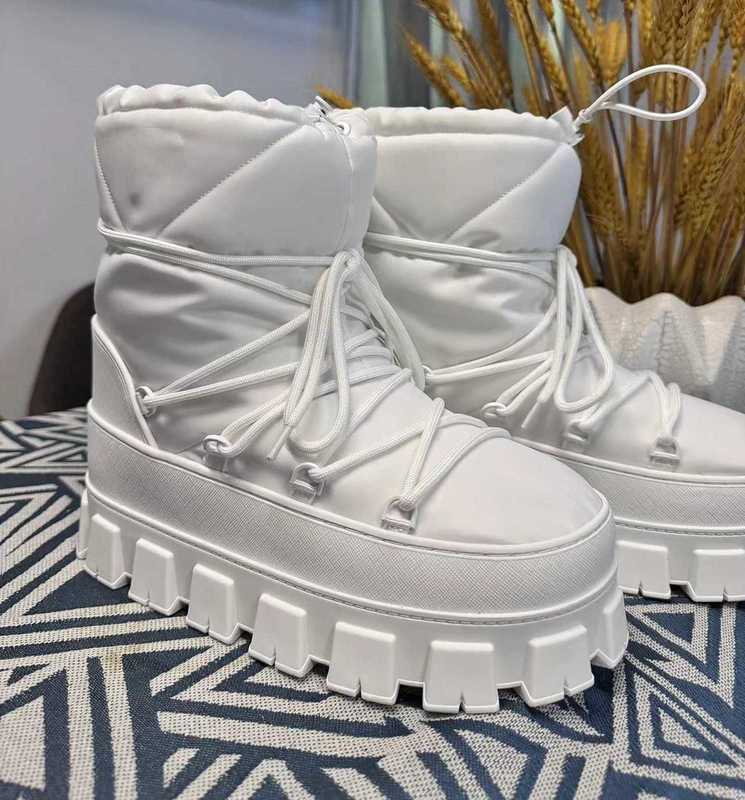 Designer Hot Sales Classic Snow Boots Space Best Fashion Women 2024 Winter European American Wool Moon Footwear Plush Thermal Shoe