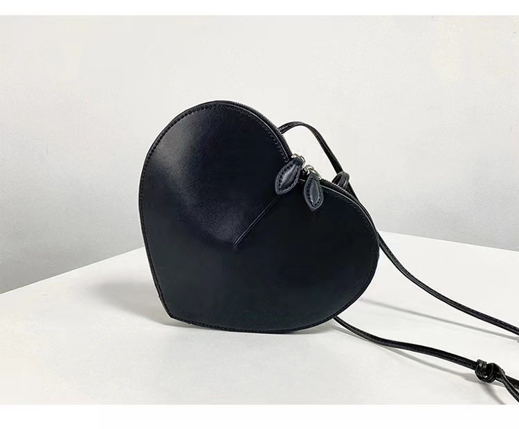 Chic Spring Collection Peach Heart Messenger Shoulder Bag Multi-Purpose Fashion Accessory
