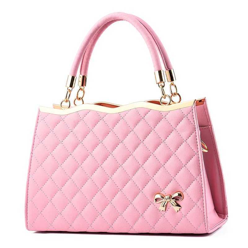 Trendy internet red classic diamond shaped womens handbag simple stylish and atmospheric texture with cross pockets on each shoulder Z250303