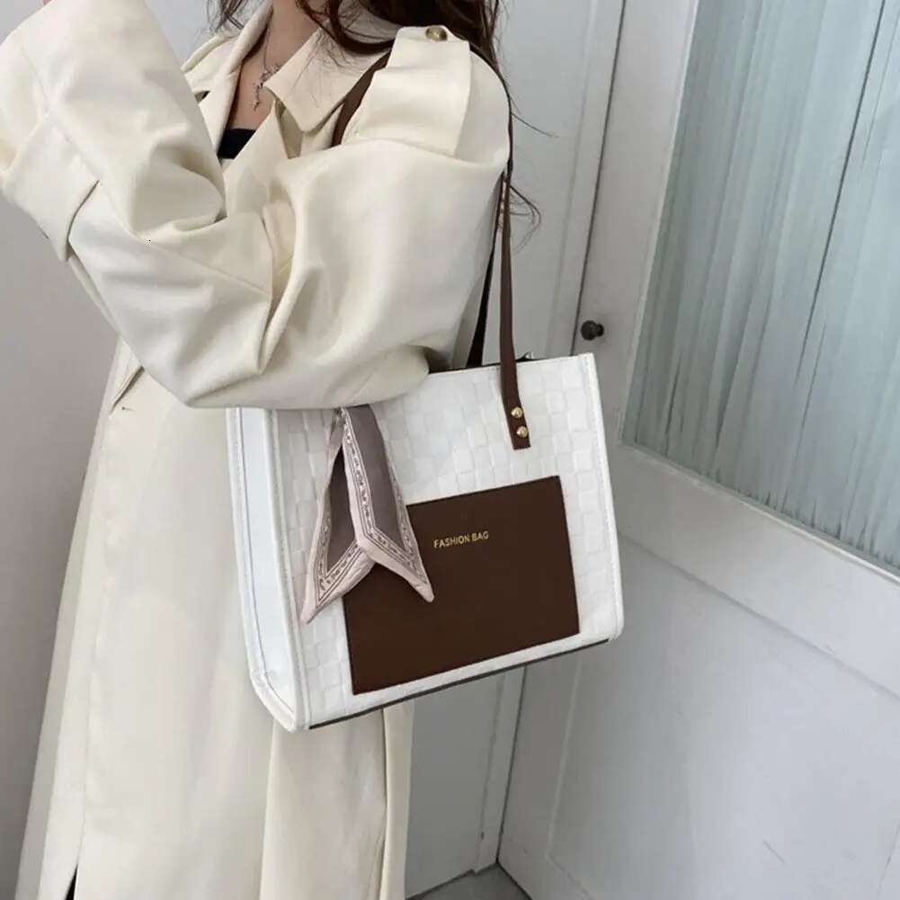 Designer Korean Model Women's Women Design Tote Large Capacity Handbag Fashion Printing Shoulder Bag Trendy