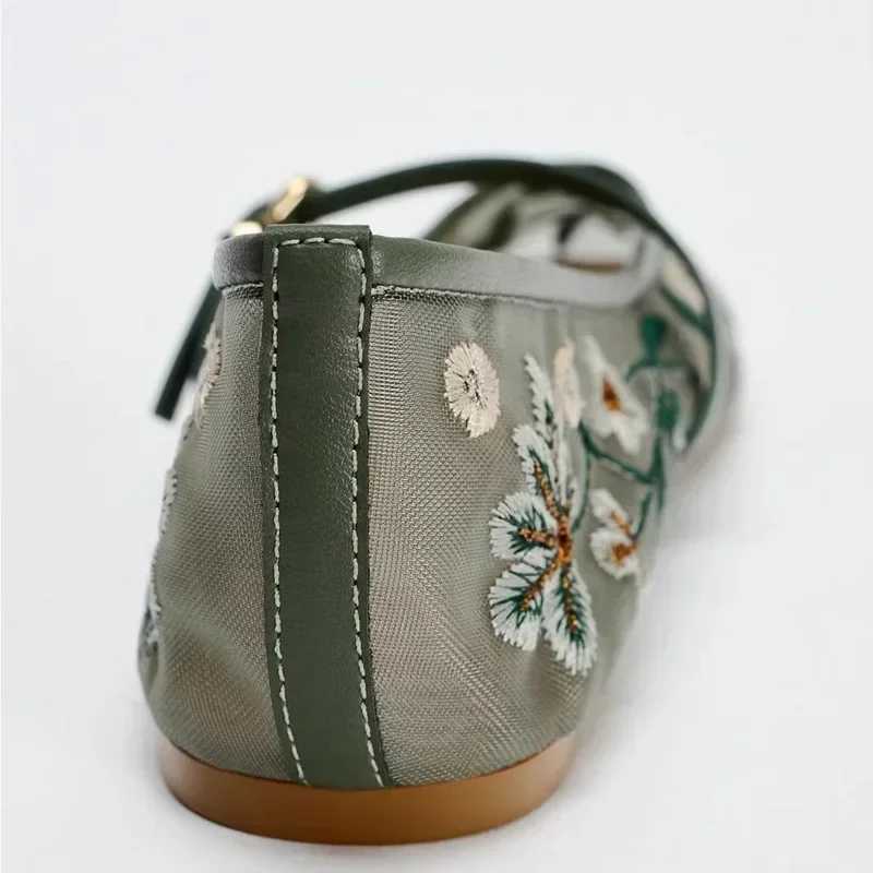 Women Handmade Embroidered Flowers Mary Jane Wen Shoes Summer Mesh Breathable Light N-slip Flats Belt Buckle Ballet Shoes Y250303