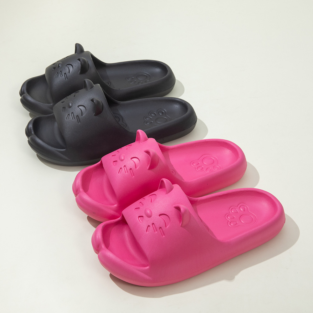 designer sandals Lucky Cat Slippers Thick 2025 Soft Bottom Anti slip Home Bathing Odorless Men's and Women's Bathroom Coolpad