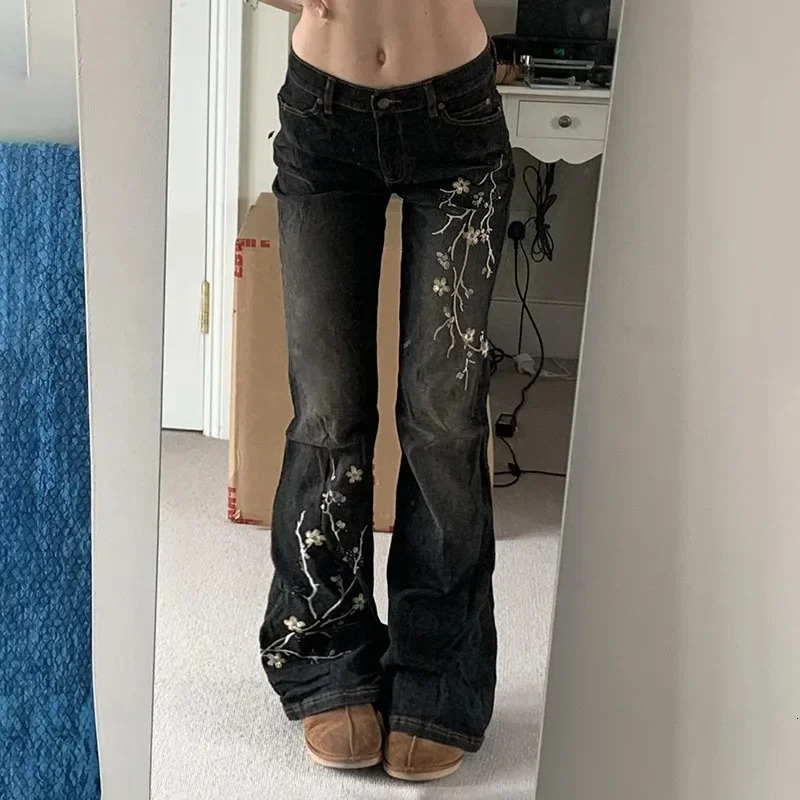Floral Embroidery Jeans Vintage 2000s Low Rise Flared Jeans Women Retro y2k Baggy Denim Pants High Street Basic Trousers 250228
