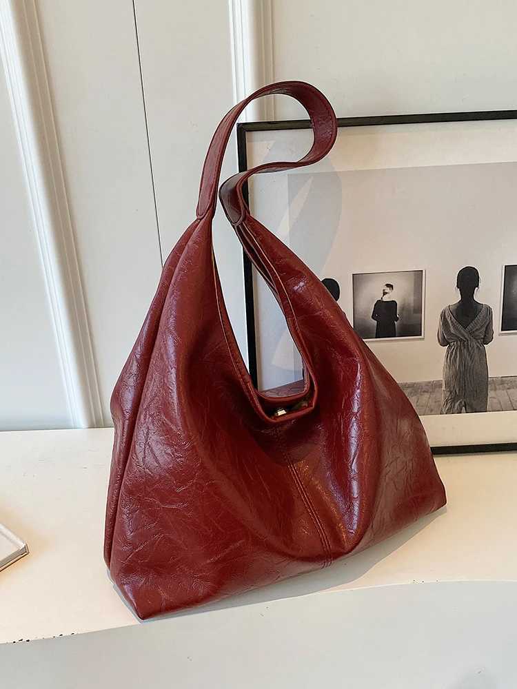 Leisure Soft Leather Large Capacity Handbag for Women 2025 New Fashion Red Wedding Bride Shoulder Bags Tote Bucket Bags Z250303