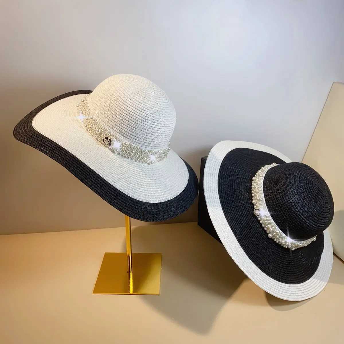 Spring and summer seaside holiday sunshade hat Small Xiangfeng Pearl color matching large brim str hat Sunshade beach hatXJ250304