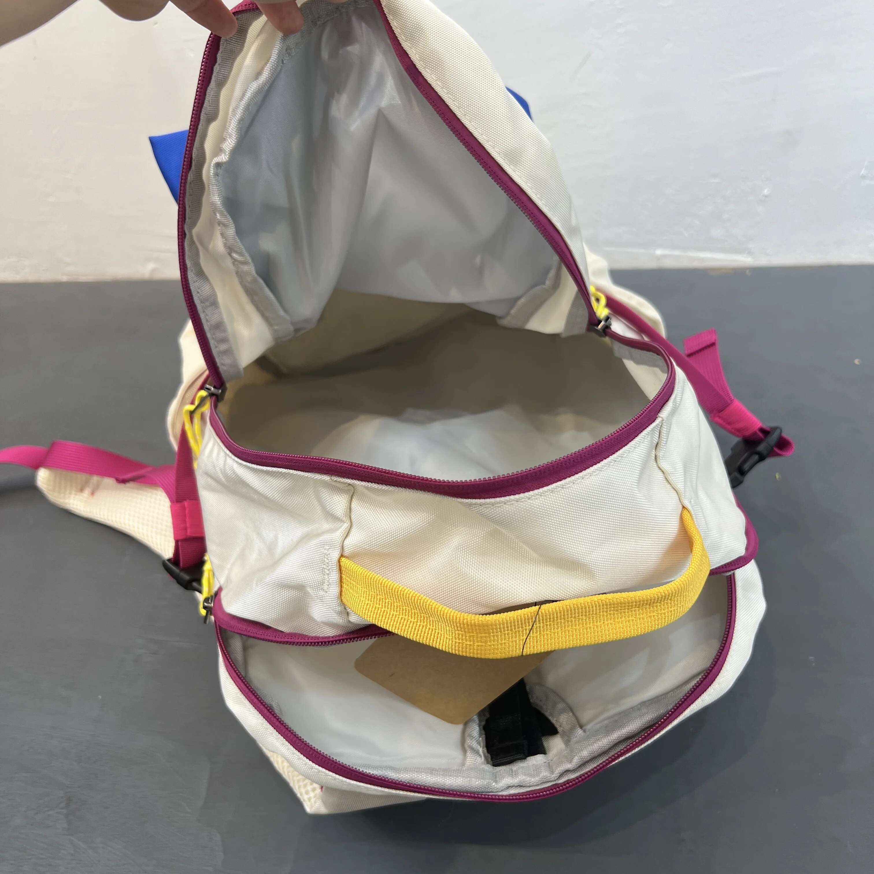 New Ba Double Shoulder Outdoor Sports Color Contrasting Fashion Handbag Hiking Bag Gift