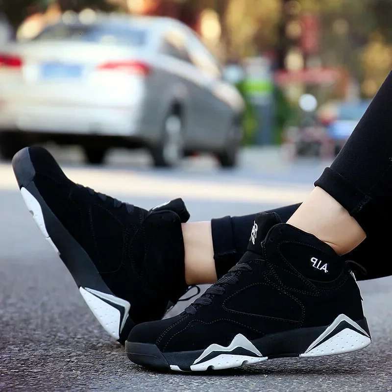 Running Men's Supportive C ouple Lightwe ight Spor ts Shoes Walking Sneakers Fashion Footwear for Me n atillas Hombre