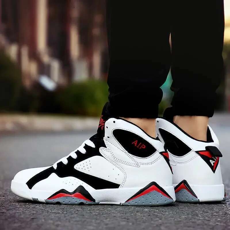 2025 Outdoor Running Men Sneakers f or Wom en High Top Sport Wint er Shoes Baskets Trainer Aquatic Sneakrs Tenis H ombre