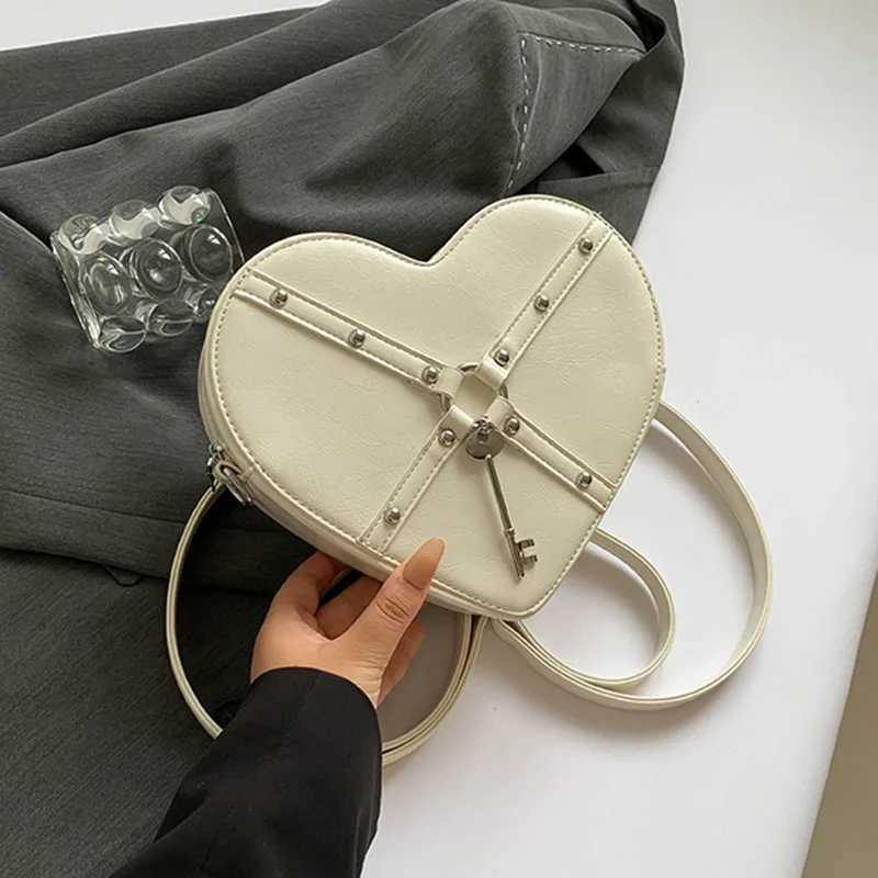 Shoulder Bag Heart shaped Wallet Handbag Red PU Leather Gothic Handbag Fashion Womens Cross Body Bag Z250303