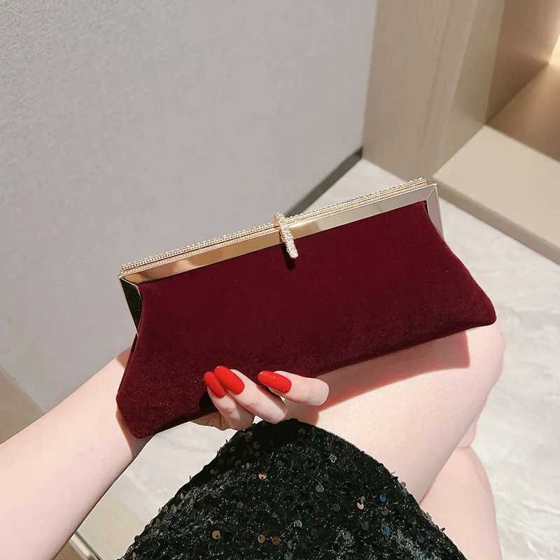 Elegant Red Velvet Womens Evening Bag Fashion Temperature Small Clutch Handbag Wedding Party Chain Shoulder Bag Z250303
