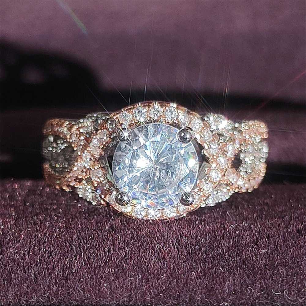 Couple Rings New Rose Gold Colored Ring with Micro inlaid Simulated Diamond Engagement Ring r5021 H25303