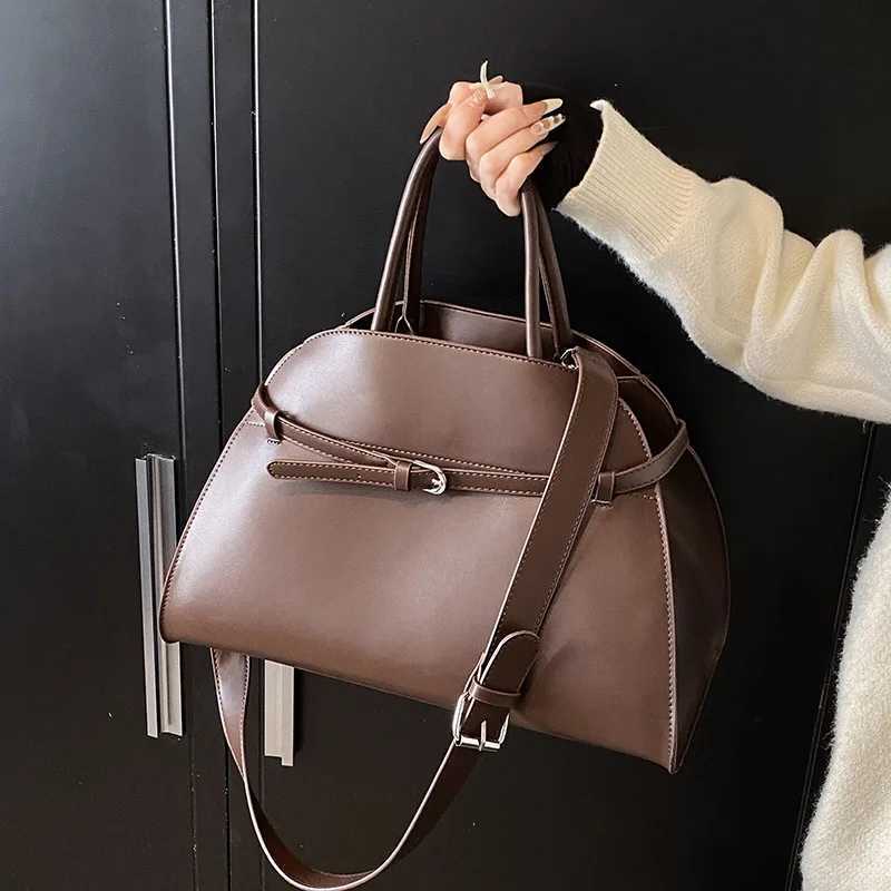 Luxury Designer Lock PU Leather Womens Handbag Retro Crossbody Bag Saddle Tote Y250303