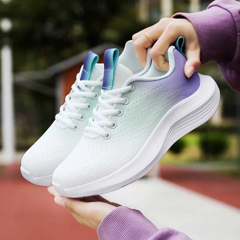 Casual Womens Thick Soled Running Mesh Light Lace Up Training Breathable Anti Slip Soft Sole Vulcanized Shoes Designer ShoesC250304