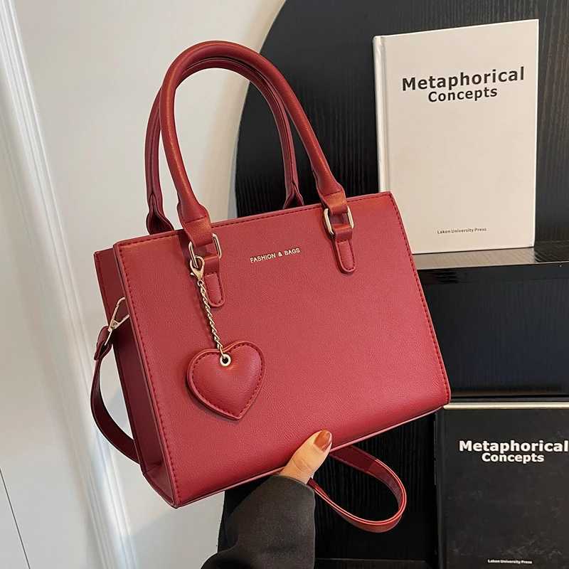 Red PU Cross Body Bag 2023 Womens PU Soft Leather Zipper Love Pendant Luxury Shoulder Bag Casual Fashion Wedding Party Handbag Z250303