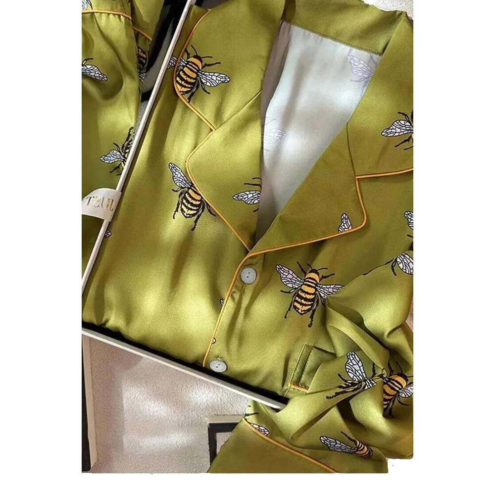 Elegant 2-Piece Bee Print Pama Set - Faux Silk Satin Sleepwear In Pink