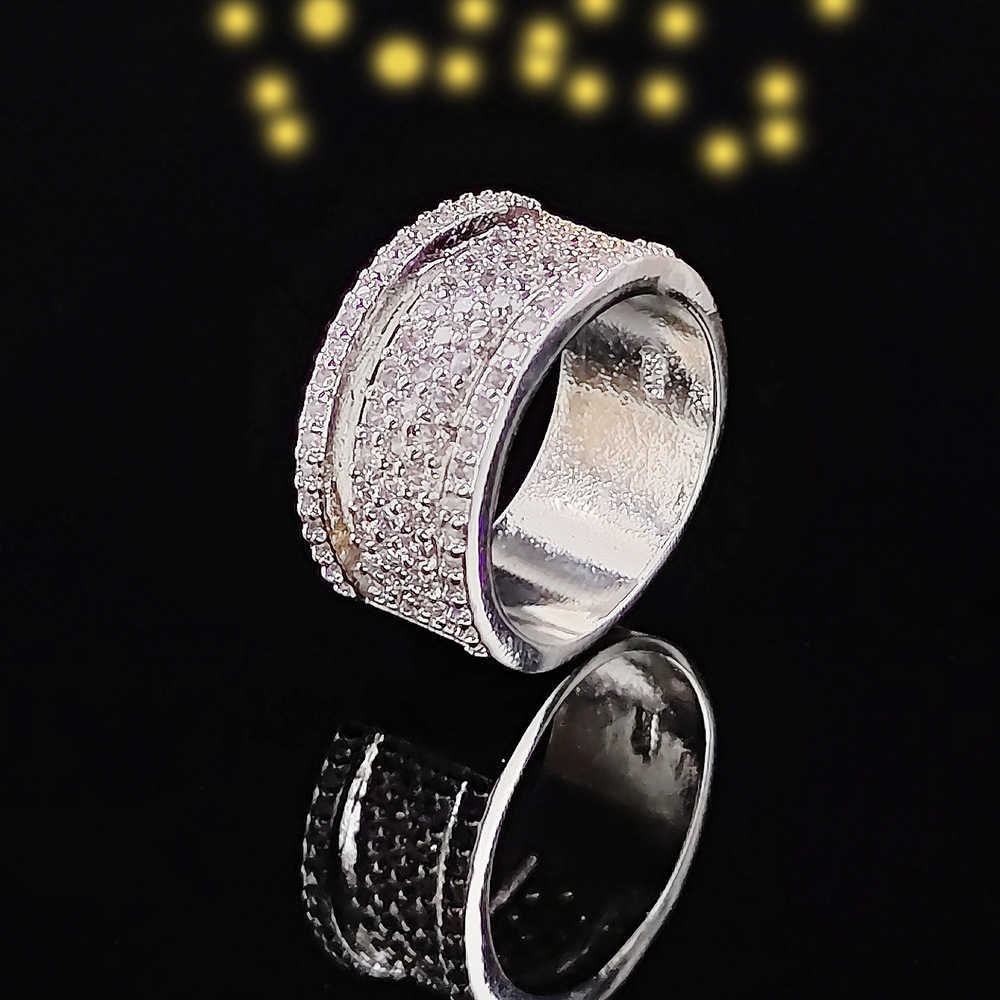 Couple Rings Luxurious 3A Zircon Inlaid Full Diamond Womens Ring Jewelry Shopify YR4576 Exquisite Gold Plating H25303