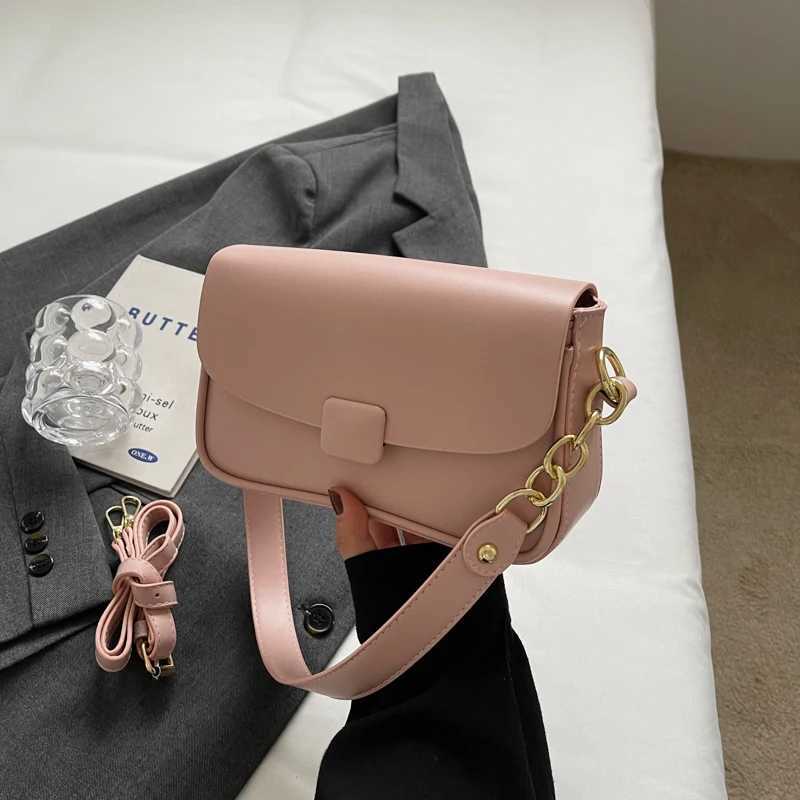 Womens Bag French Texture Chain Shoulder Bags 2024 New Spring Simple Versatile Square Crossbody Bags Chic Red Wedding Handbags Z250303