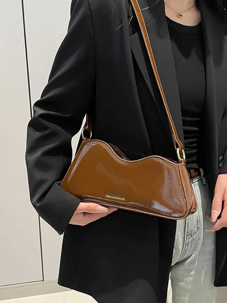 2025 New Patent Leather Shoulder Bags for Women High-end Wine Red Lady Underarm Bag Female Daily Out Phone Purse Z250303