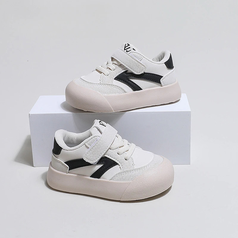 Low top childrens tennis shoes selling flat sports boys and girls casual platform soft soled school H02252 250303