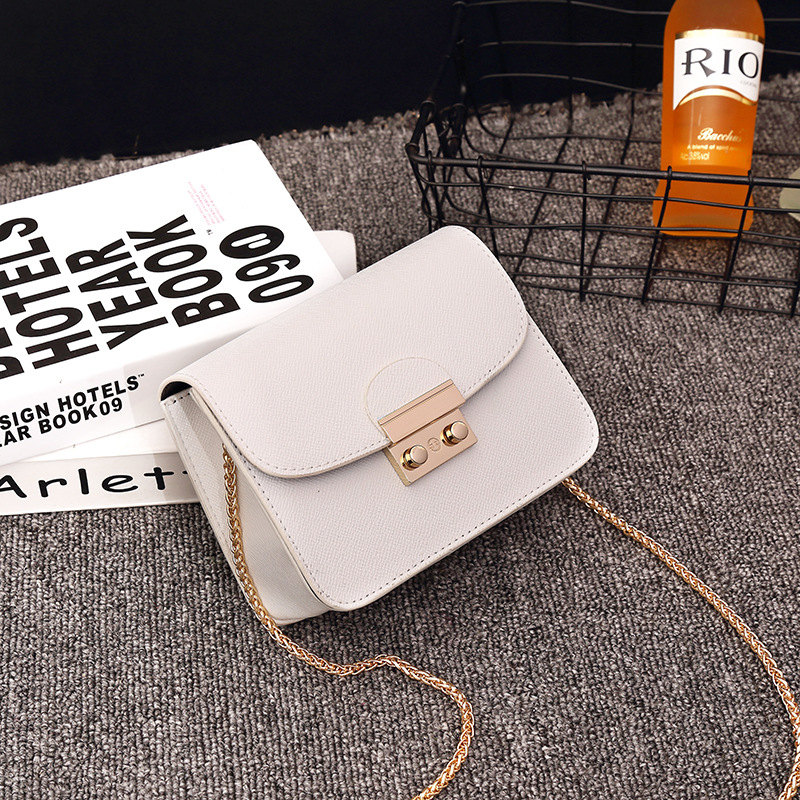 Chic Mini Crossbody Phone Pouch with Chain Detail Ideal Accessory for Warm Weather Fashion