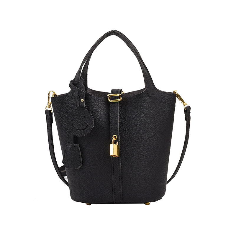 Free shipping 2025 designer Shoulder Bags For womans bag handbag Fashionable casual flap women crossbody bag