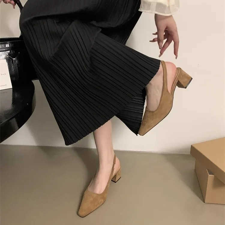 Low Sandals Wan Leather Shoes Lady 2024 Summer H Suit Fem Beige All-Mah Med Blue Low-heeled New Fi Girls C Z250304