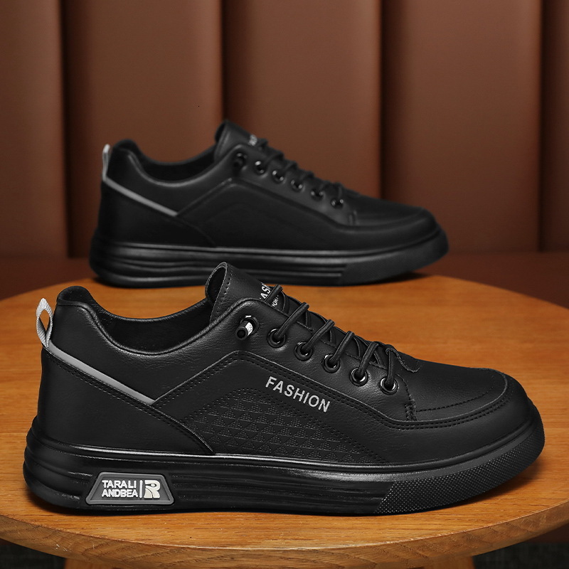 Summer Designer s New Breathable White Shoes 2025S Men s Trendy Versatile Low Top Leather Soft Bottom Outdoor Sports And Leisure Fashion Board Shoes