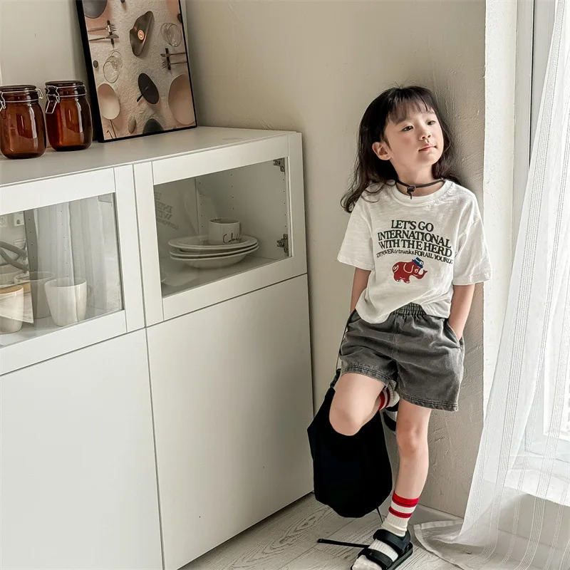 Summer Kids Boys and Girls Denim Shorts BlueBlack Grey Elastic Waist Wide Leg Short Jeans Fashion Children Trousers A5281 250303
