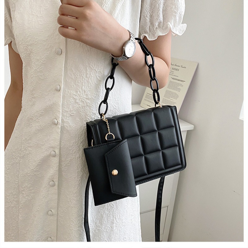 Fashionable Solid Color Shoulder Bag with Thick Chain - Casual Small Square Handbag