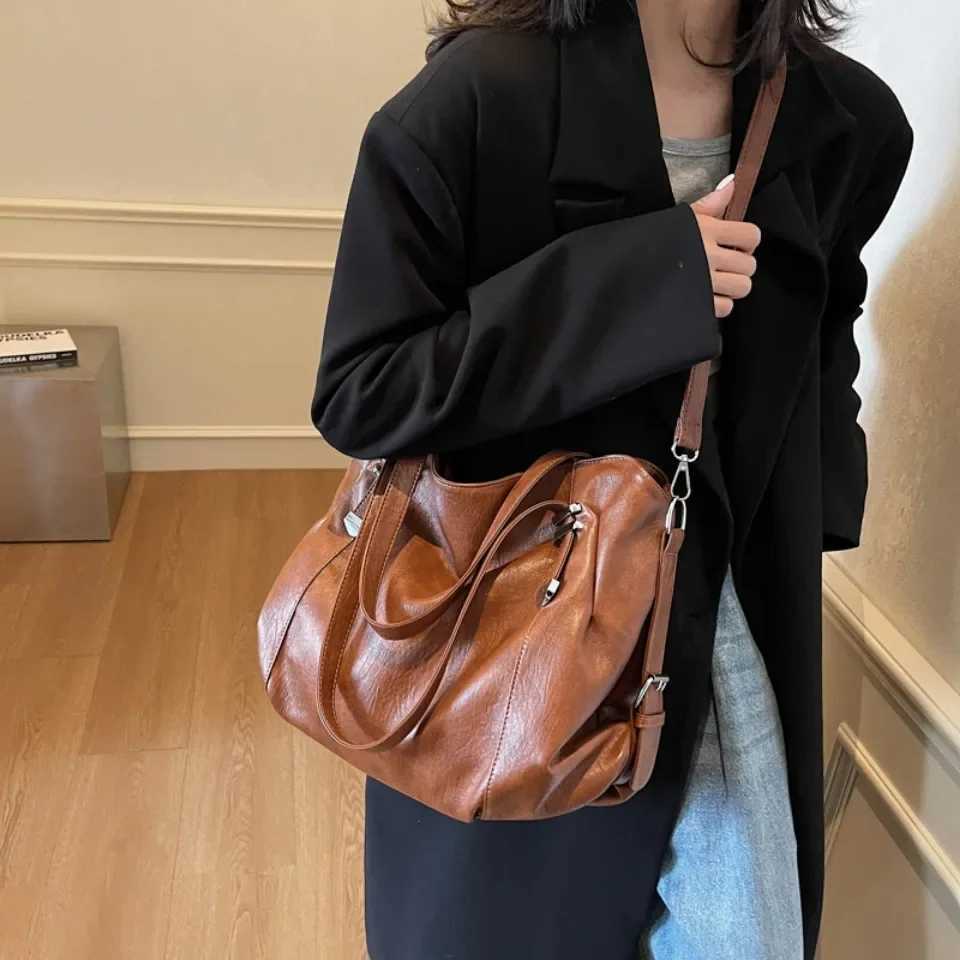 Large Capacity Shoulder Bags for Women Large Shopper Bag Solid Color Soft Leather Crossbody Handbag Ladies Travel Tote Bag Z250303