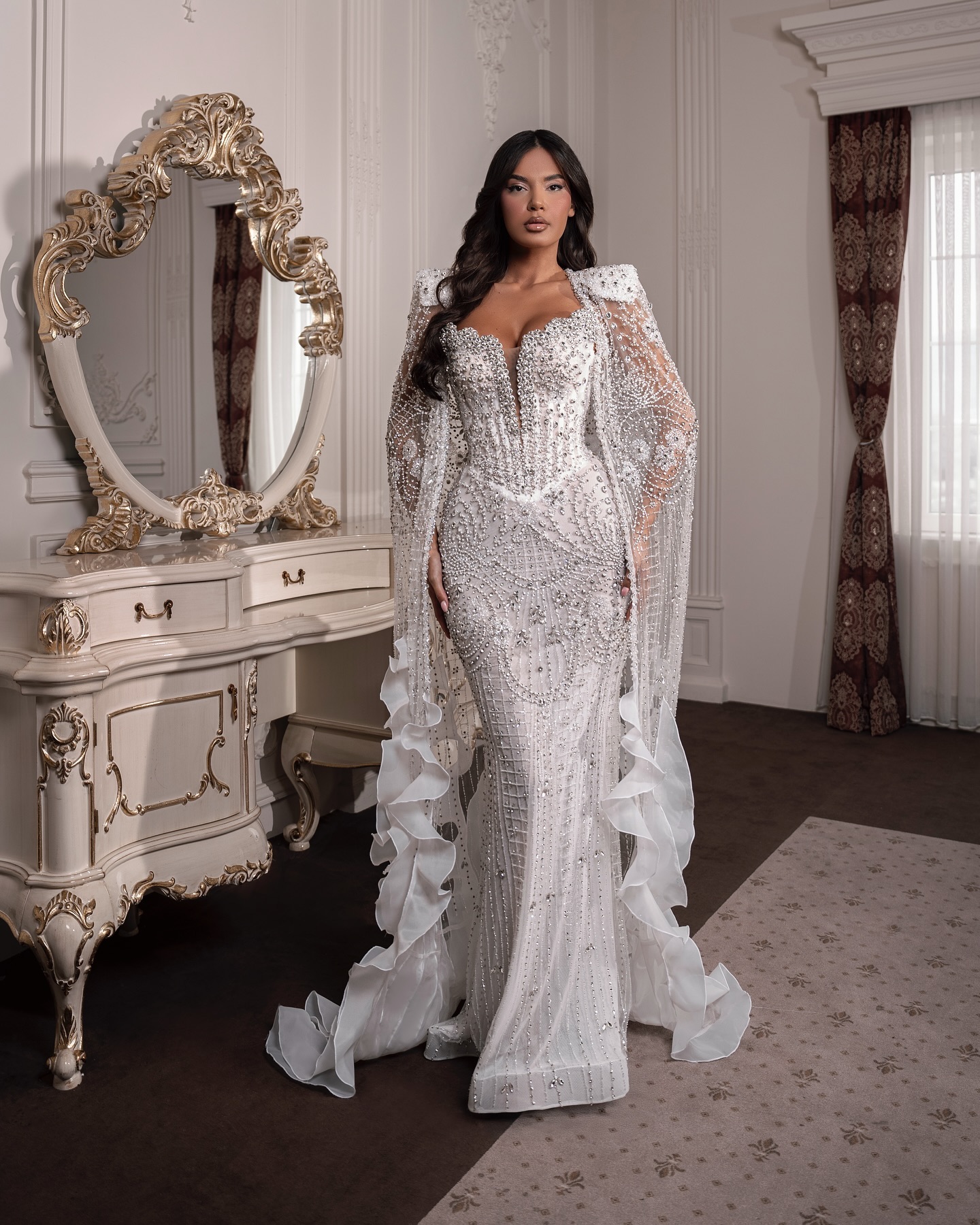 Exquisite Crystal Wedding Dresses Strapless Pearls Bridal Gowns with Cape Mermaid Beading Rhinestone Customized Sweep Train Bride Dress Vestidos De No
