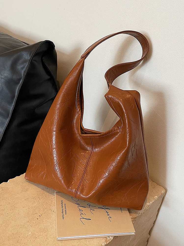 Leisure Soft Leather Large Capacity Handbag for Women 2025 New Fashion Red Wedding Bride Shoulder Bags Tote Bucket Bags Z250303
