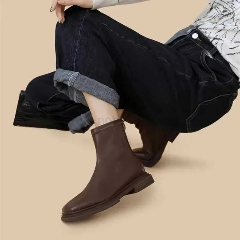 2024 New Britain Square Toe Ankle Boots Luxury Fion Boots Low H Platform Wen Shoes Botas De Mujer Zapatos Z250304